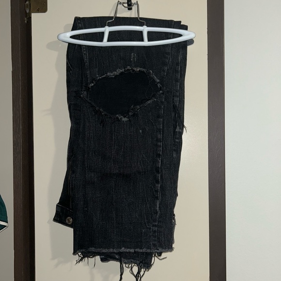Distressed High Rise Abercrombie and Fitch Jeans - Picture 2 of 3